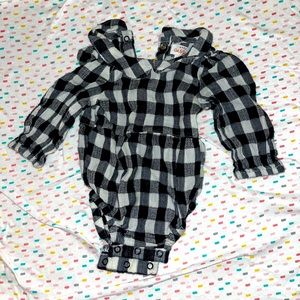 black & white plaid newborn outfit